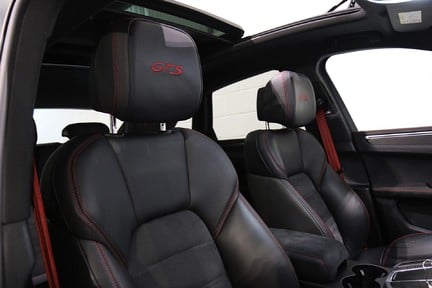 Porsche Macan GTS - Pan Roof, GTS Interior Package and More 8