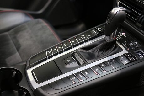 Porsche Macan GTS - Pan Roof, GTS Interior Package and More Specification