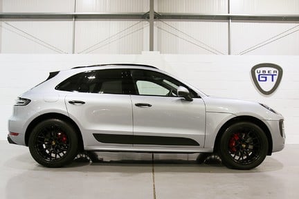 Porsche Macan GTS - Pan Roof, GTS Interior Package and More 1