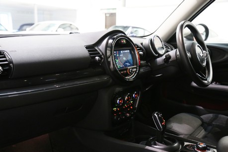 Mini Clubman Cooper with Navigation and Heated Seats Specification