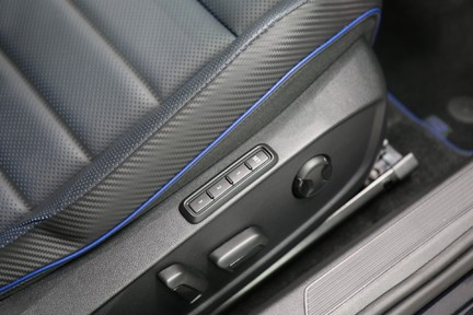 Volkswagen Golf R TSI 4Motion DSG - Performance Package and Harmon Kardon 8