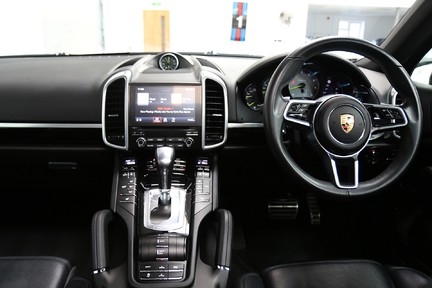 Porsche Cayenne S e-Hybrid Platinum Edition with a High Specification and FPSH 23