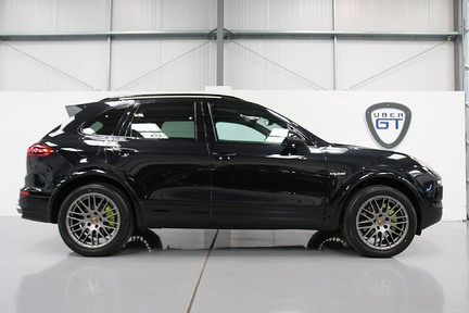 Porsche Cayenne S e-Hybrid Platinum Edition with a High Specification and FPSH 1