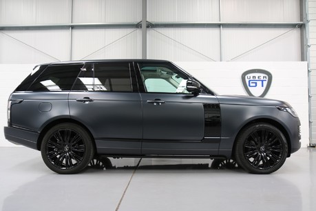 Land Rover Range Rover SDV6 Vogue with 22" Alloys, Glass Roof and SVO Paint