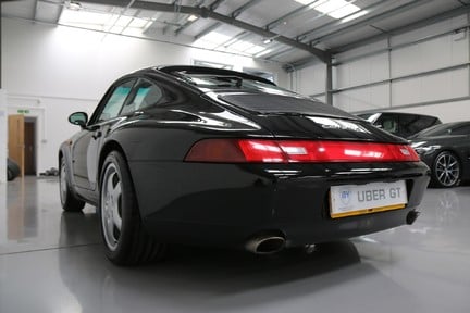 Porsche 911 993 Carrera 4 Coupe - Exquisite Example with Exceptional History 5
