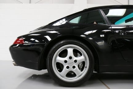 Porsche 911 993 Carrera 4 Coupe - Exquisite Example with Exceptional History 36