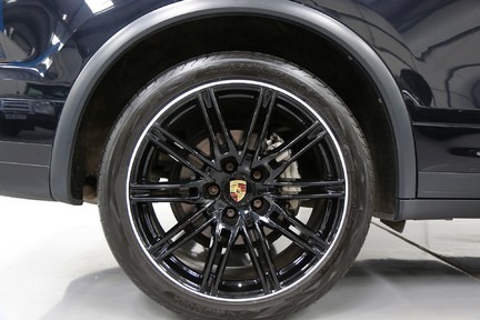 Porsche Cayenne D V8 S Tiprtonic S with 21" Alloys, Pan Roof, Burmester and More 13