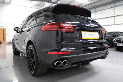 Porsche Cayenne D V8 S Tiprtonic S with 21" Alloys, Pan Roof, Burmester and More 3
