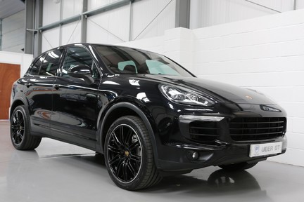 Porsche Cayenne D V8 S Tiprtonic S with 21" Alloys, Pan Roof, Burmester and More 2