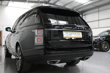Land Rover Range Rover V8 SV Autobiography Dynamic with an Ultimate Specification 3