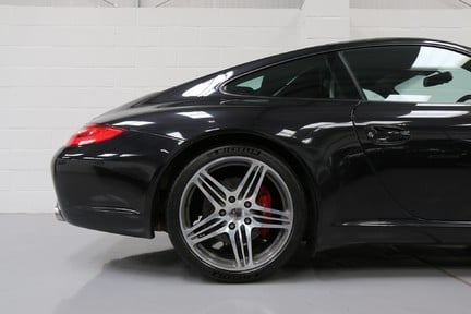 Porsche 911 997.2 Carrera S PDK with Full Carbon Interior and a Great Specification 11
