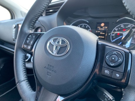 Toyota Yaris VVT-I DESIGN 
