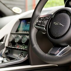 Jaguar F-Type P300 R-DYNAMIC 2