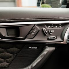 Jaguar F-Type V8 SVR AWD CONVERTIBLE 1