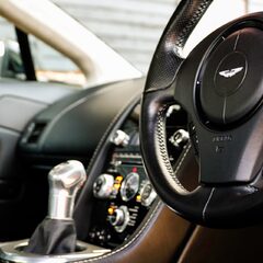 Aston Martin Vantage V12 2