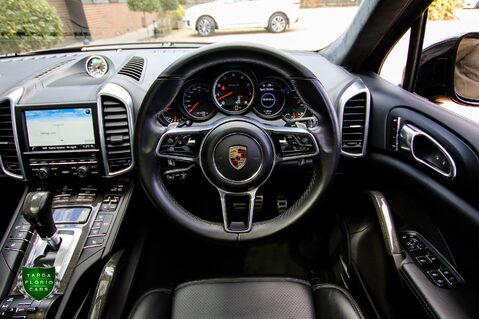 Porsche Cayenne 4.8 V8 TURBO S TIPTRONIC 4WD 54