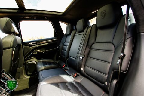 Porsche Cayenne 4.8 V8 TURBO S TIPTRONIC 4WD 65
