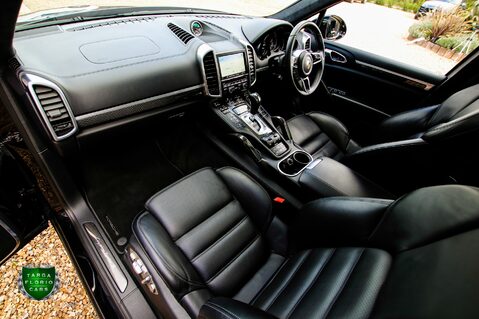 Porsche Cayenne 4.8 V8 TURBO S TIPTRONIC 4WD 67