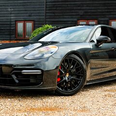 Porsche Panamera TURBO 4.0 PDK 1