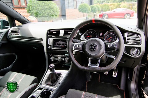 Volkswagen Golf 2.0 GTI CLUBSPORT S 43