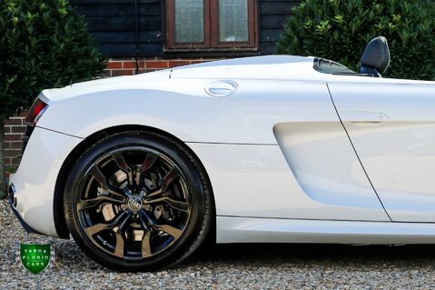 Audi R8 SPYDER 5.2 V10 QUATTRO R TRONIC 4