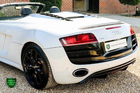 Audi R8 SPYDER 5.2 V10 QUATTRO R TRONIC 84
