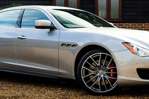 Maserati Quattroporte GTS 3.8 V8 AUTO 33