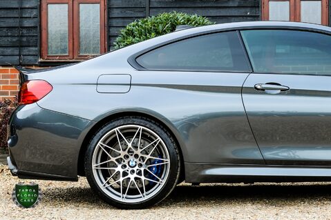 BMW M4 COMPETITION 3.0 AUTO 3