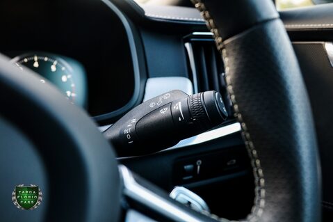Volvo V90 2.0 T5 R-DESIGN 32