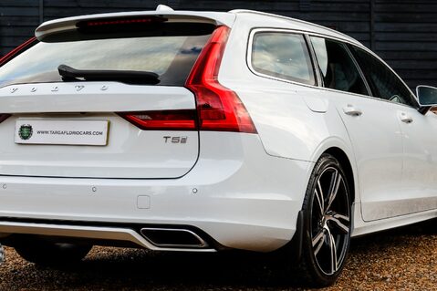 Volvo V90 2.0 T5 R-DESIGN 80