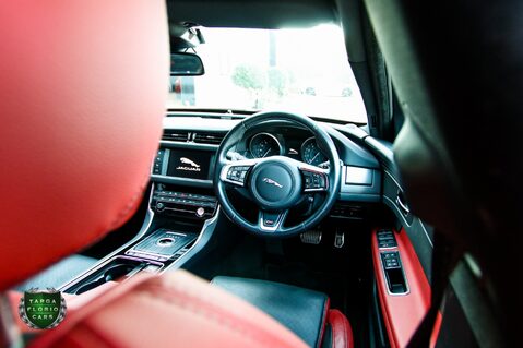 Jaguar XF 3.0 V6 S 37