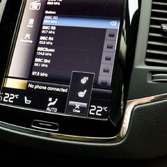 Volvo XC90 B5 MOMENTUM AWD 1