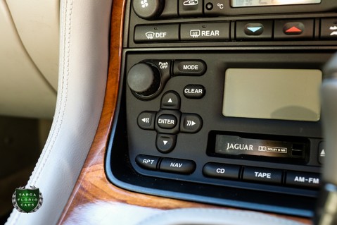 Jaguar XJ SOVEREIGN 3.2 V8 SWB 19