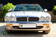 Jaguar XJ SOVEREIGN 3.2 V8 SWB 4