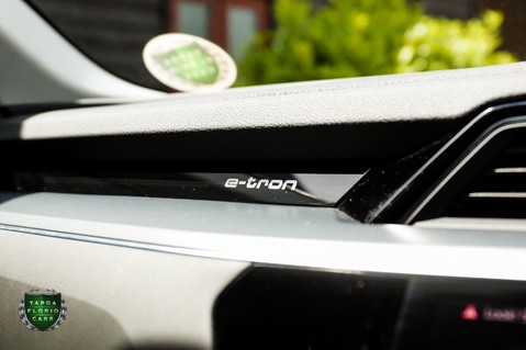 Audi E-Tron QUATTRO BASE 36