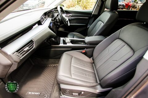 Audi E-Tron QUATTRO BASE 22
