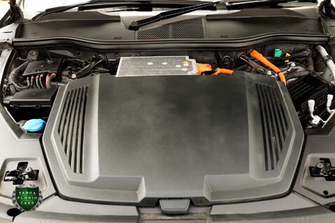 Audi E-Tron QUATTRO BASE 51