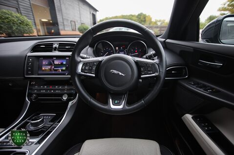 Jaguar XE 2.0 R-SPORT 35