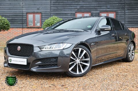 Jaguar XE 2.0 R-SPORT 4