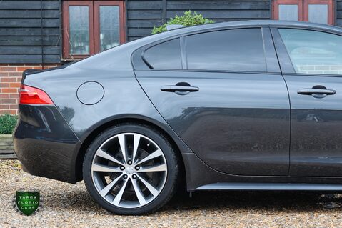 Jaguar XE 2.0 R-SPORT 8