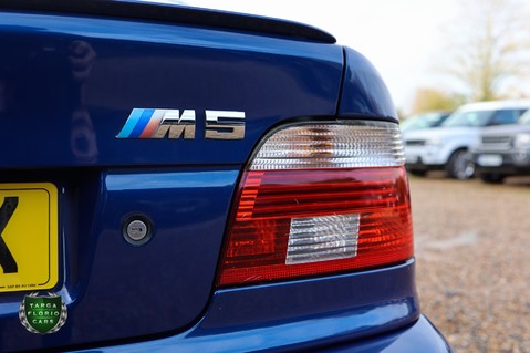 BMW M5 E39 4.9 V8 42
