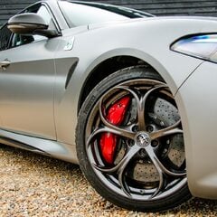 Alfa Romeo Giulia V6 BITURBO QUADRIFOGLIO NRING 1