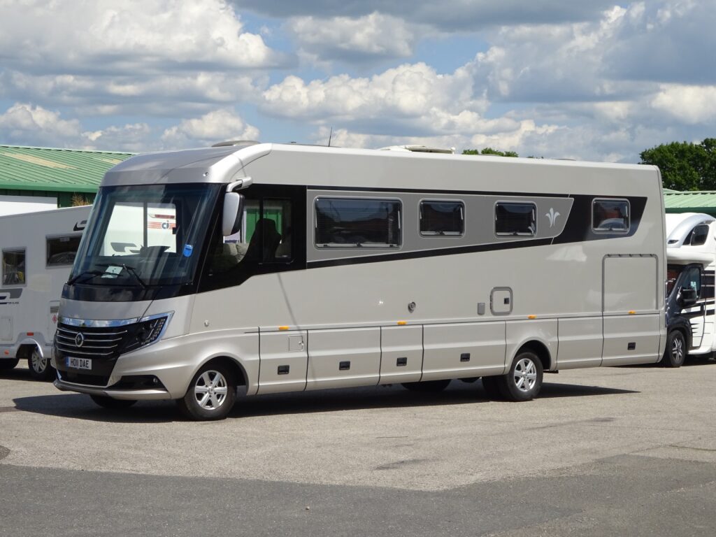 Used 2015 Niesmann and Bischoff Flair 920 LE for sale ...