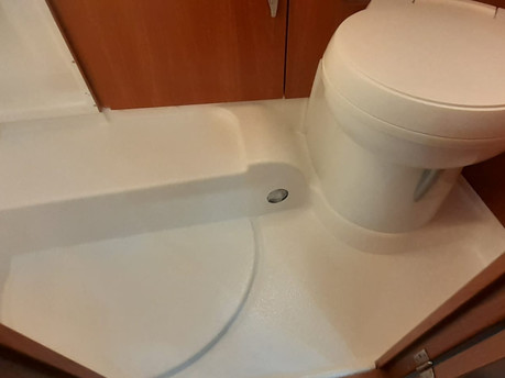  Washroom Shower Tray & Sink Repairs 2