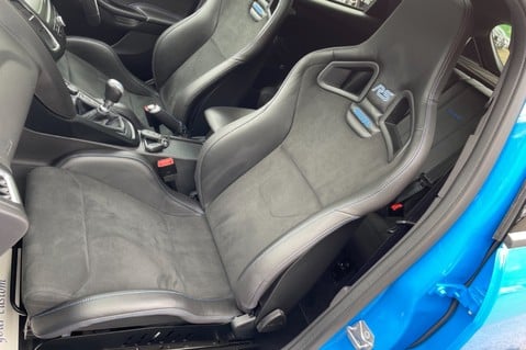 Ford Focus RS -LUX PACK -BUCKET SEATS -EVERY FACTORY EXTRA- 1 OWNER -4 FORD SERVICES 6