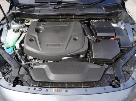 Volvo V40 D3 R-DESIGN NAV PLUS