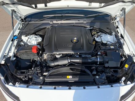 Jaguar XF D R-SPORT