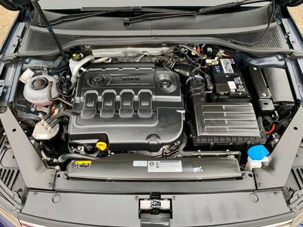 Volkswagen Passat SE BUSINESS TDI