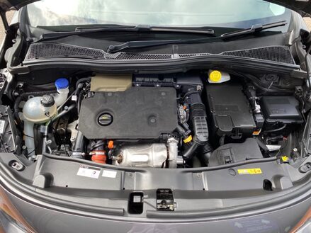 Peugeot 2008 BLUE HDI S/S ALLURE