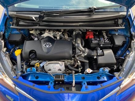 Toyota Yaris VVT-I ICON TECH